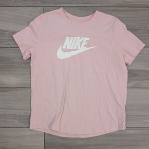 Nike The Nike Tee In Baby Pink